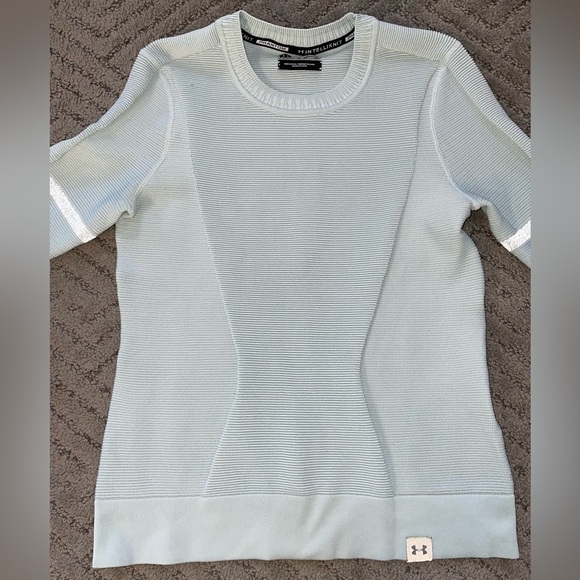 Under Armour “Intelliknit” workout long sleeve - Picture 4 of 5